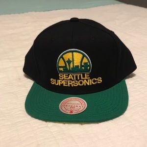 Mitchell and Ness Seattle SuperSonics SnapBack Hat